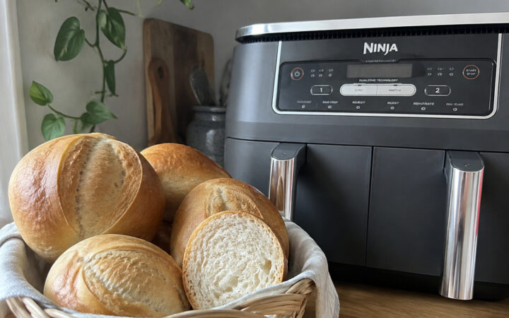 Brötchen im Airfryer aufbacken