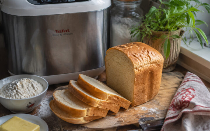 Klassisches Weißbrot aus dem Brotbackautomaten